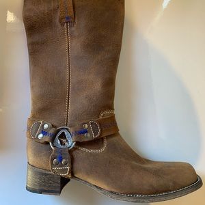 COPY - Roan Leather Boots with blue details